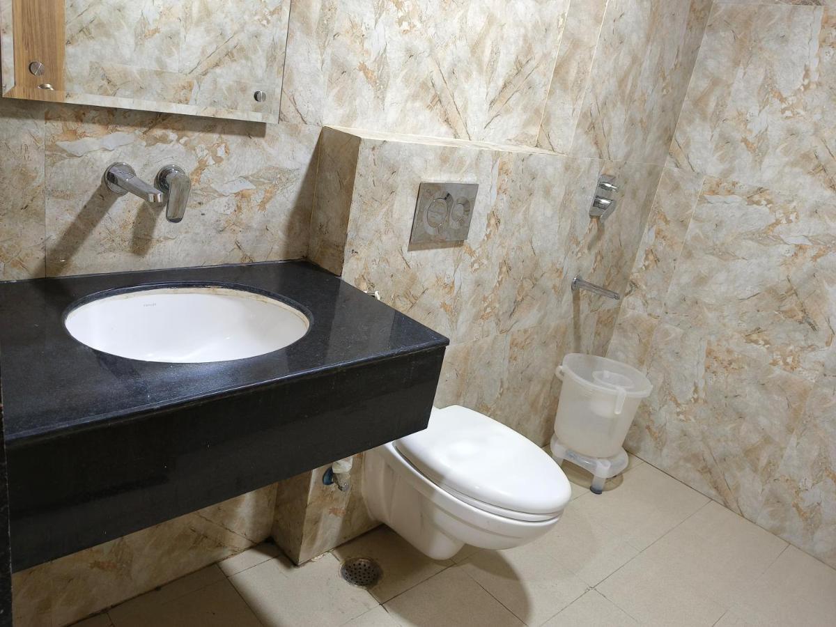 Hotel Sharma Regency Λάκναου Εξωτερικό φωτογραφία